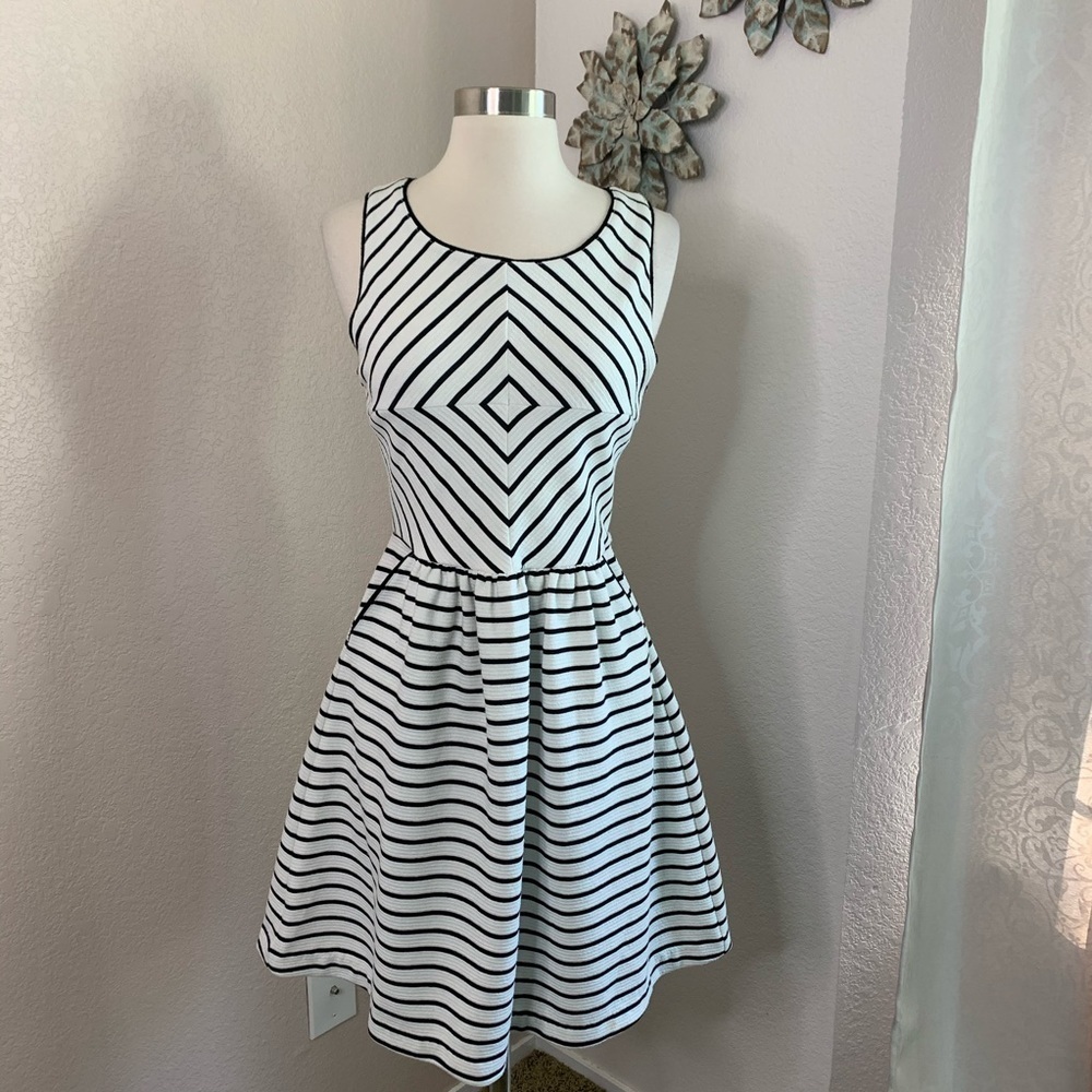 Maeve Pretty Little Liars Striped Dress Size 4 - Picture 3 of 7